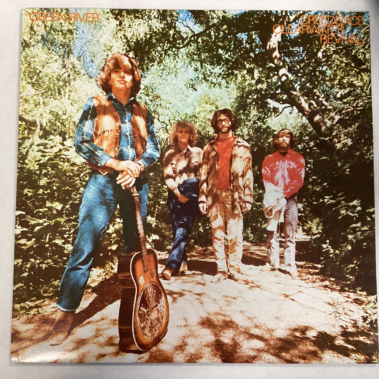 CREEDENCE CLEARWATER REVIVAL = GREEN RIVER (CDN 1970s REISSUE) (USED)