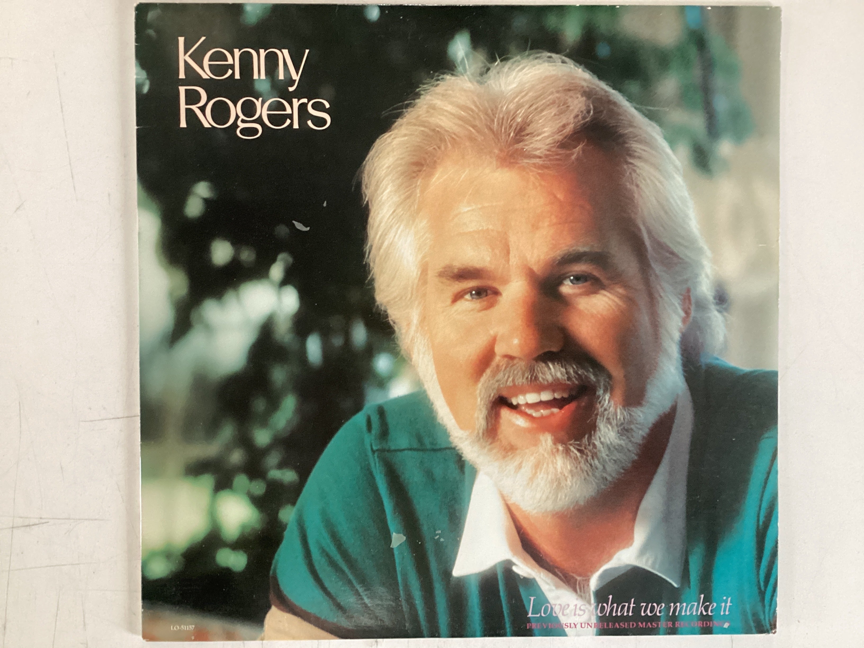 ROGERS, KENNY = LOVE IS WHAT WE MAKE IT (CDA 1985) (USED)