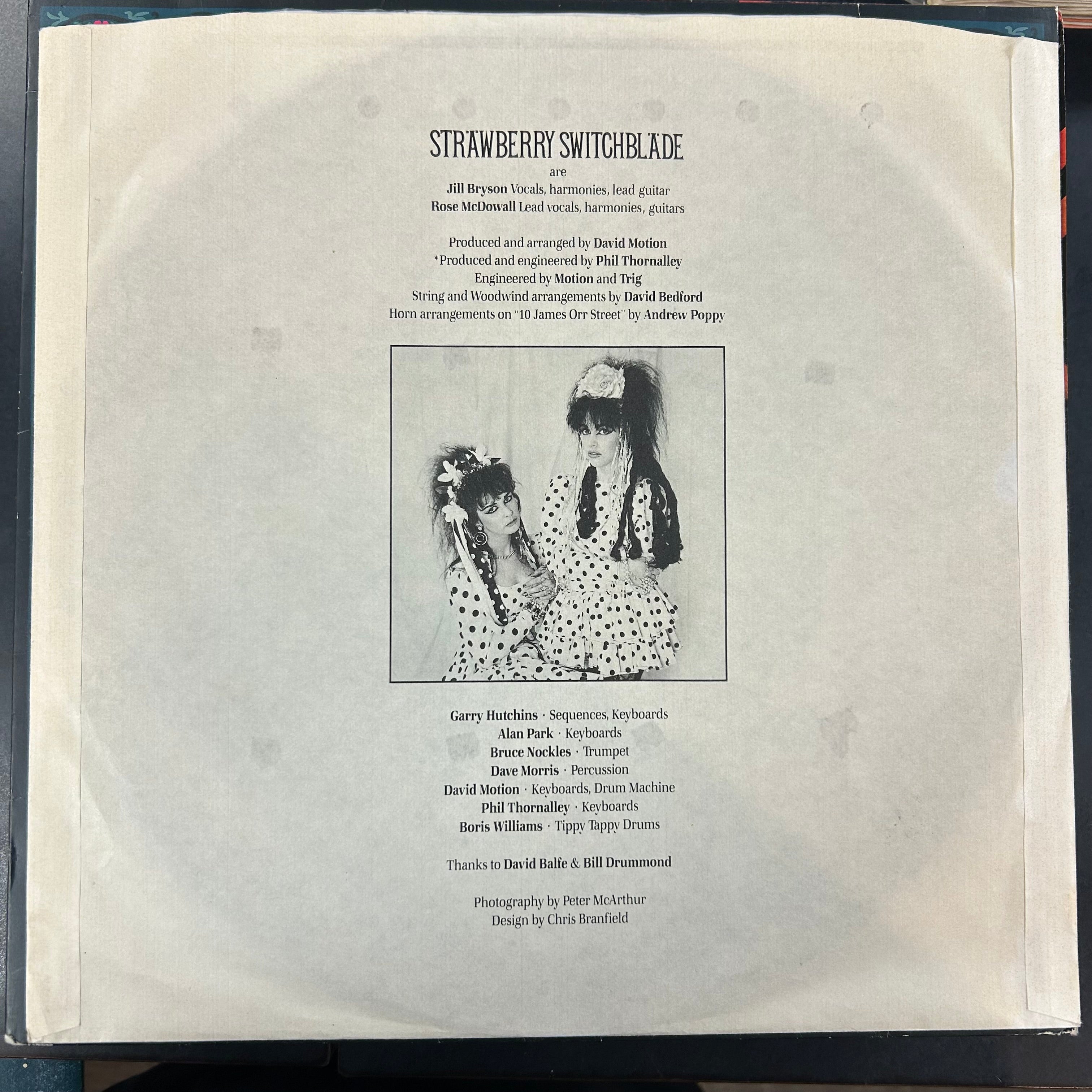 STRAWBERRY SWITCHBLADE = STRAWBERRY SWITCHBLADE [LP + 7 IN.] (GERMANY 1985) (USED)