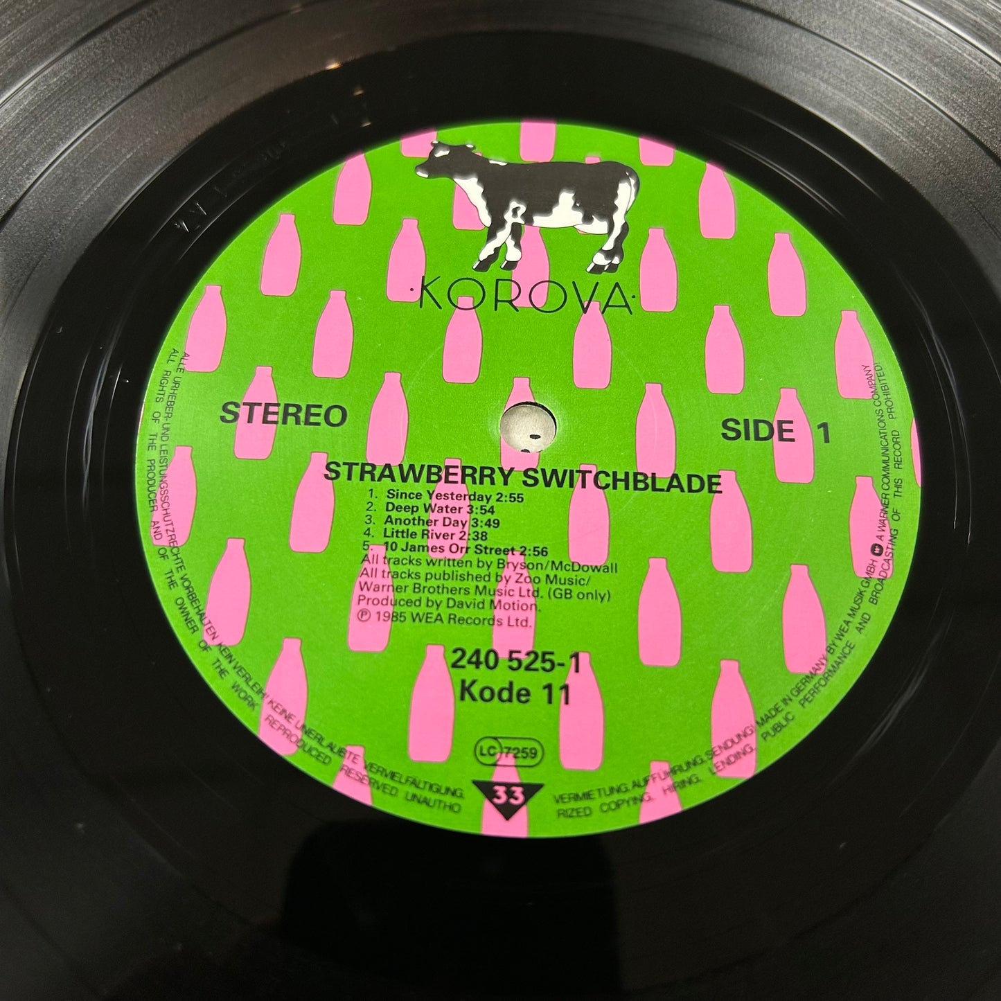 STRAWBERRY SWITCHBLADE = STRAWBERRY SWITCHBLADE [LP + 7 IN.] (GERMANY 1985) (USED)