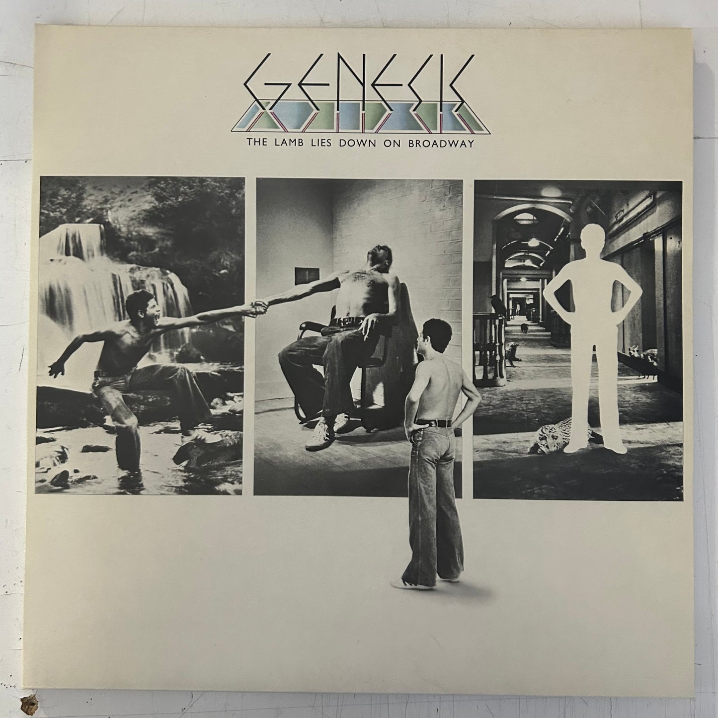 GENESIS = LAMB LIES DOWN ON BROADWAY (UK 1980s REISSUE) (USED)